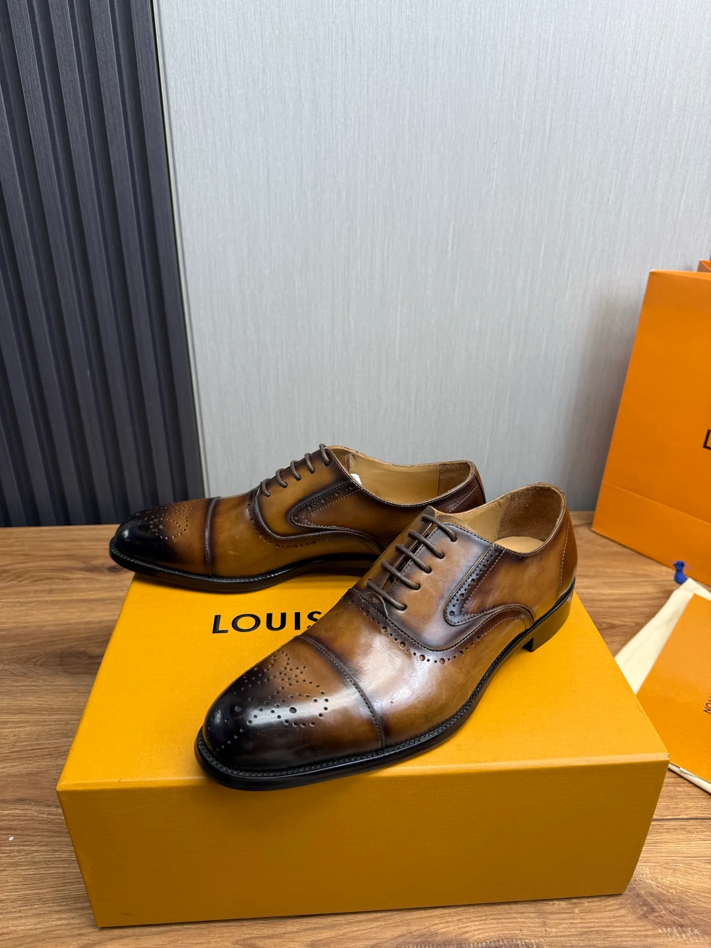 Men's shoes💰760💰 LV. Men's business casual leather shoes, 1:1 shipment ⬆️Luxurious and noble👞All imported original brand leather, just to create a more comfortable wearing experience, upper: original cowhide ➕Imported full cow lining, original leather outsole ✔️36-45 (38.45 non-refundable)